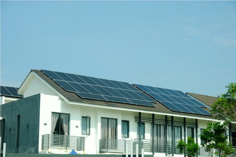 house with solar panel 2023 06 30 20 52 18 utc