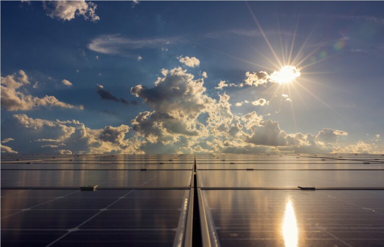 solar panels on the roof of a building grouping o 2022 11 17 15 27 36 utc